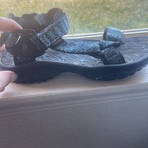 Black and Blue tevas